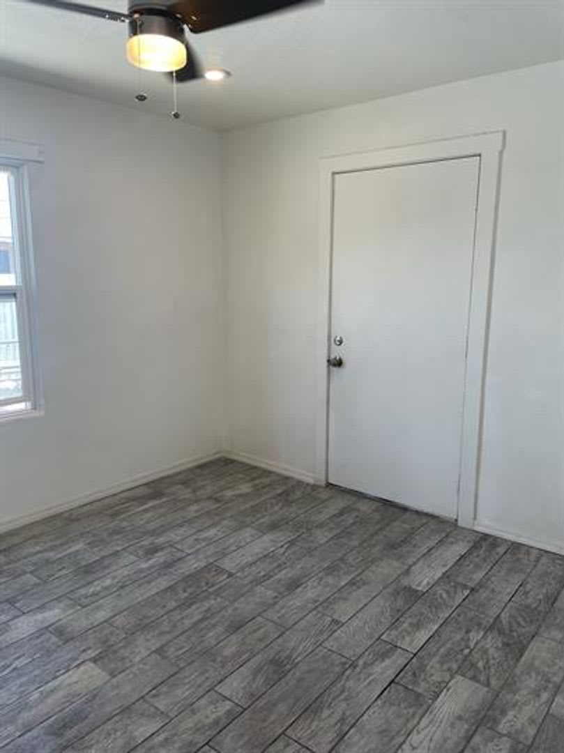 Minutes to U of A Duplex – photo 5