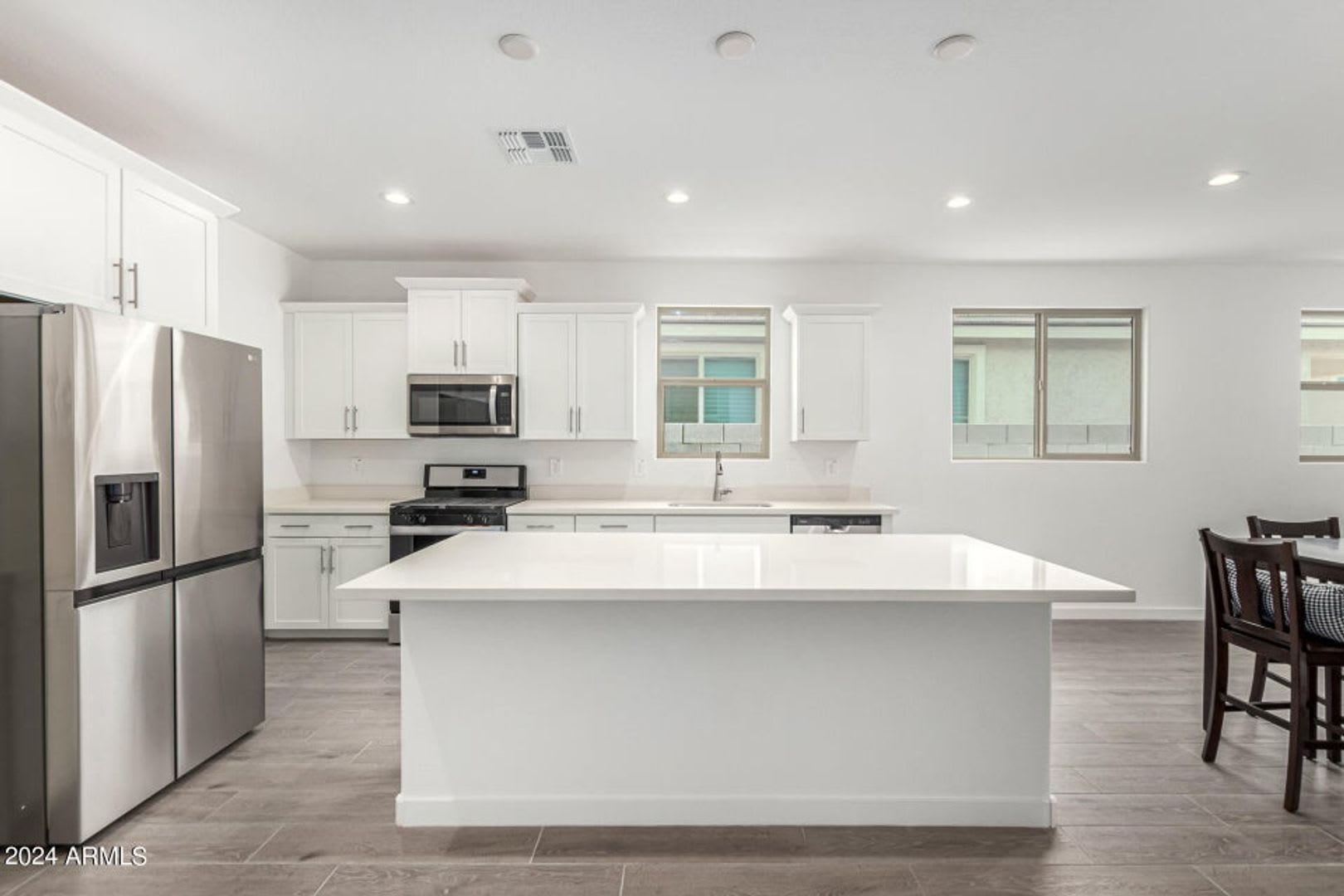 Spacious 3 bed 3 bath Single Story in Avondale – photo 5