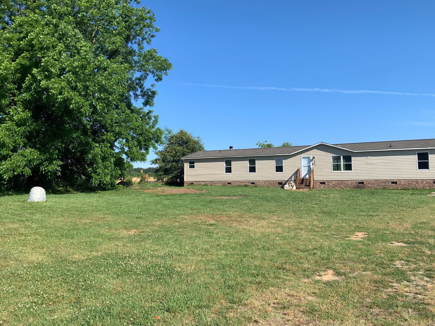 Large Four Bedroom house on nearly an acre – photo 1