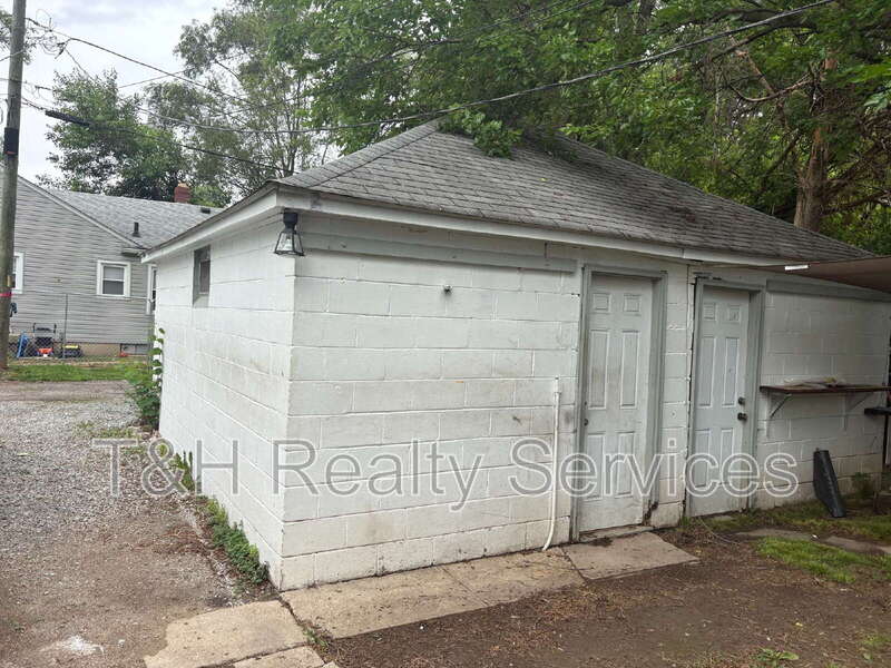 2106 East 46Th Street – photo 5