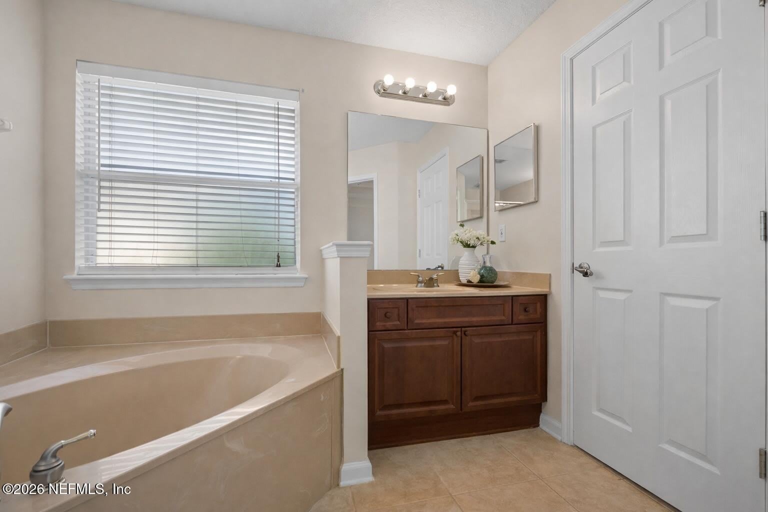 4182 VICTORIA LAKES Drive W – photo 4