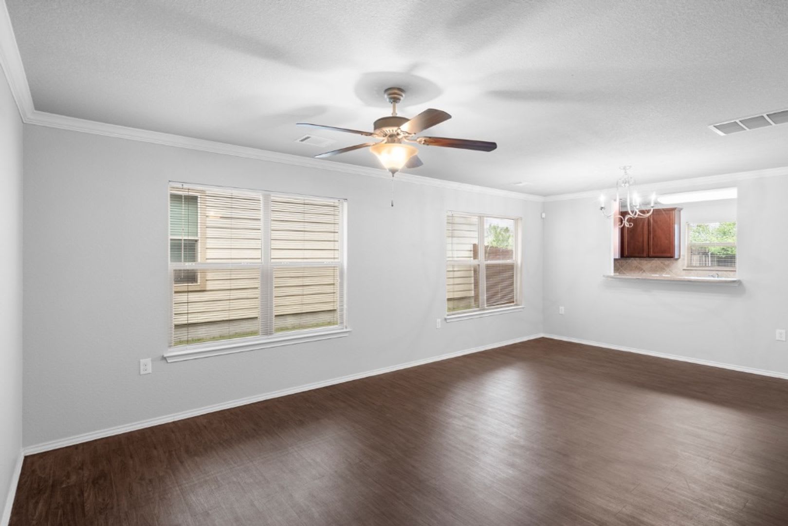 7204 Outfitter Dr Austin Texas 78744 – photo 2