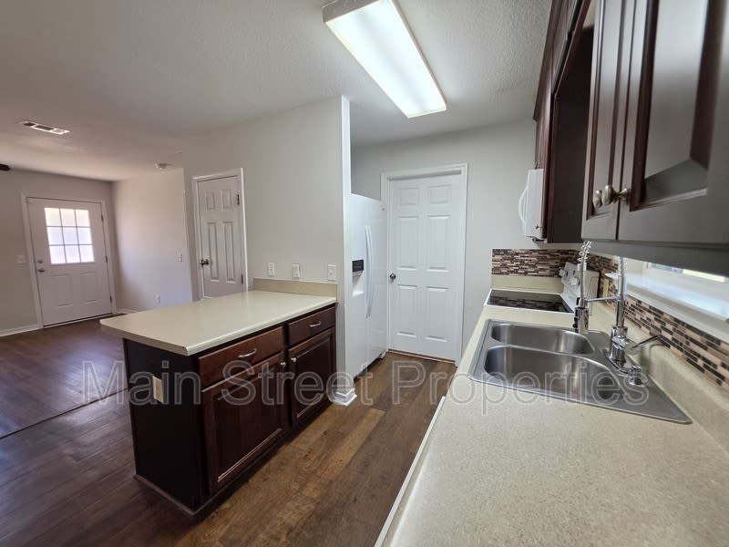 8510 Pond Avenue – photo 5
