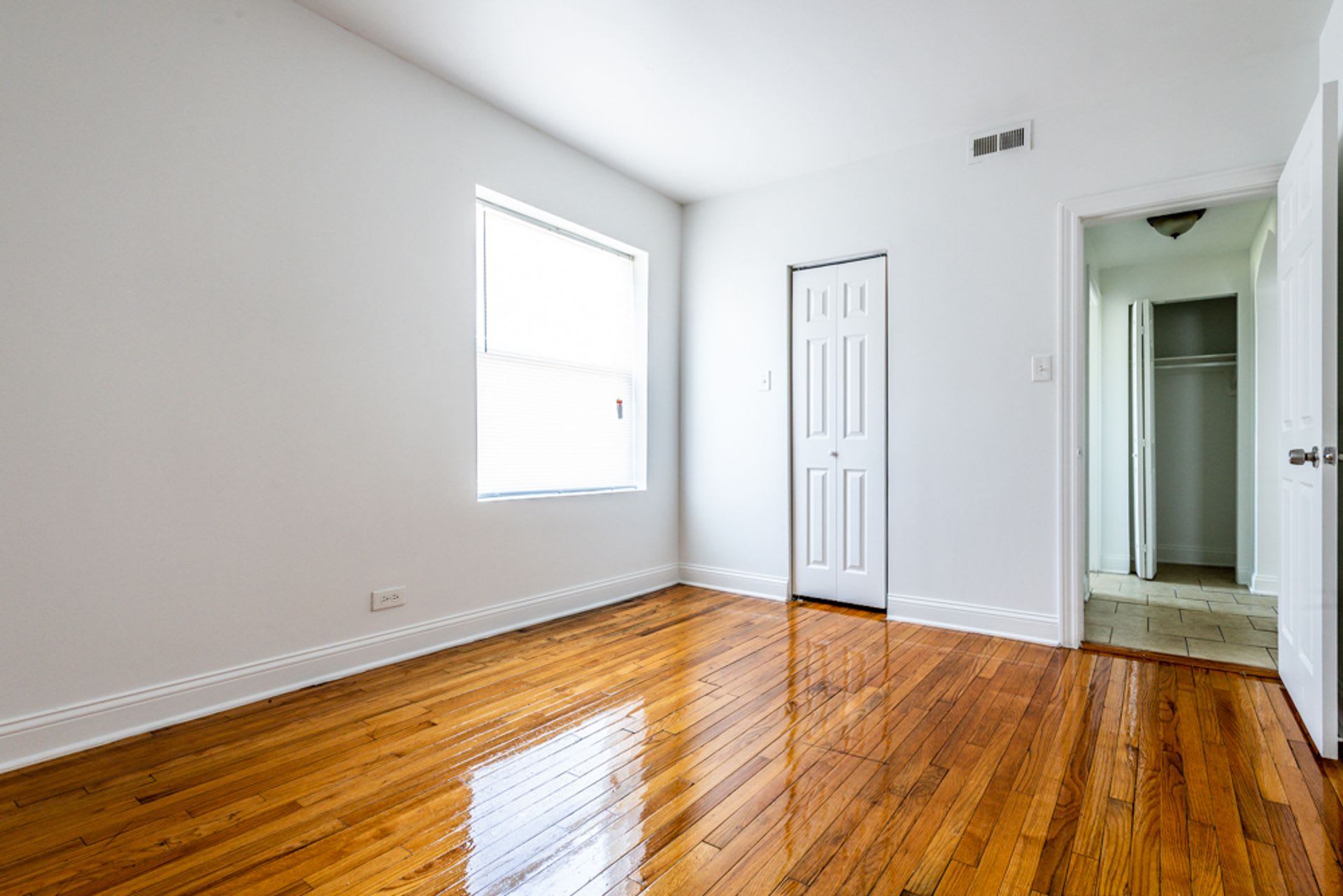 Chicago Lawn Apartments – photo 5