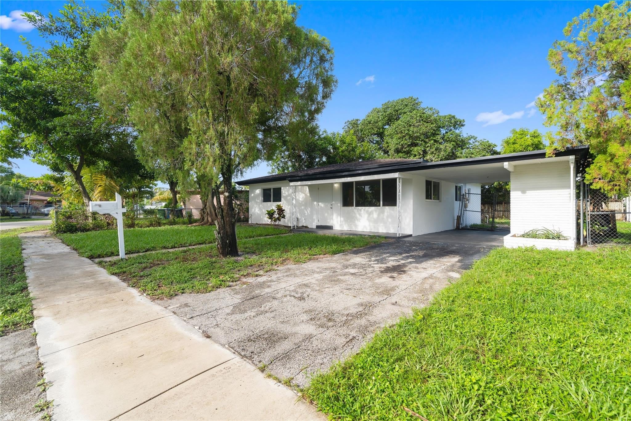 2001 NW 14th Avenue – photo 1