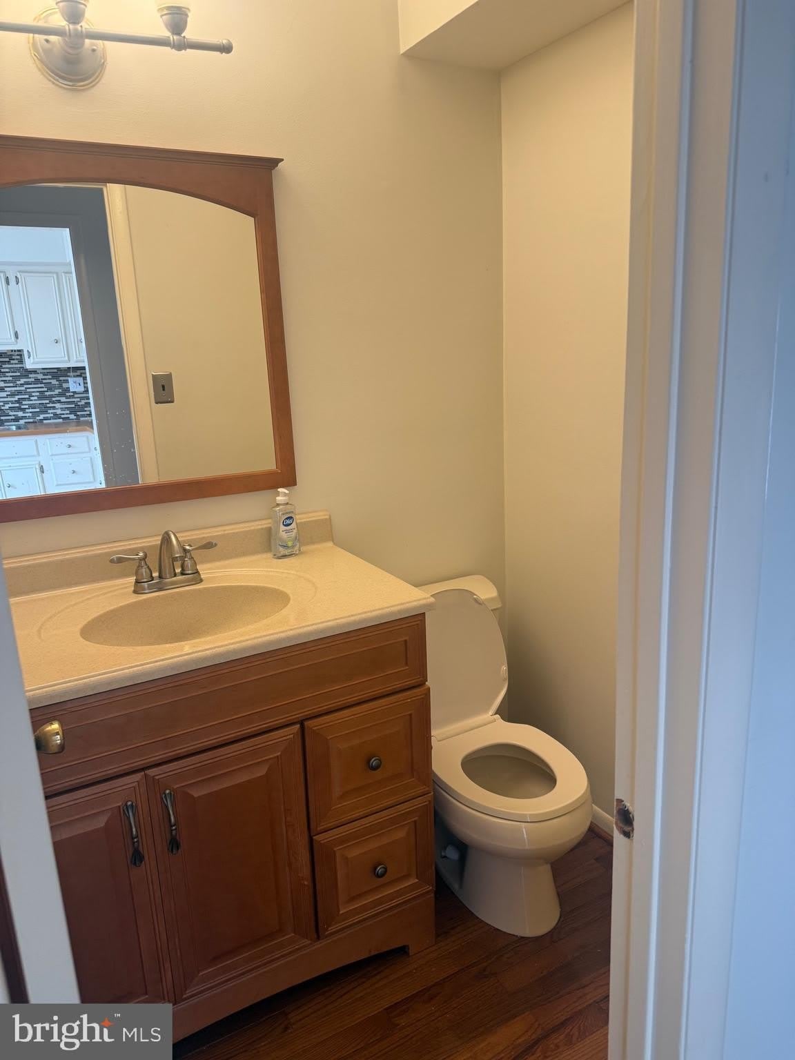 113 Montrose Avenue – photo 5