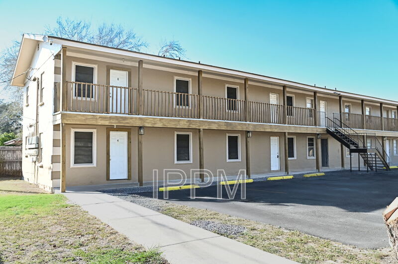 1141 W Acacia – photo 1