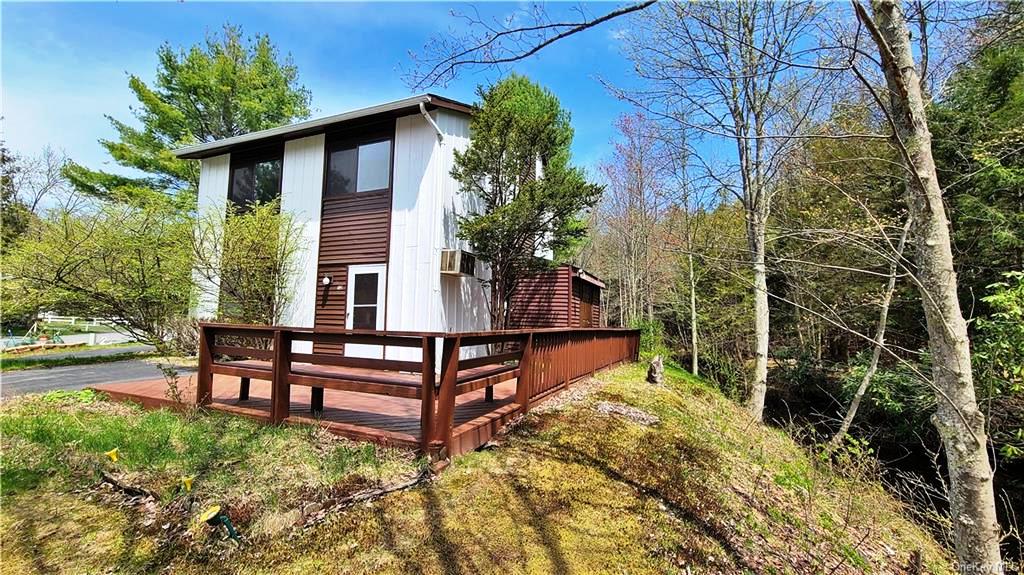 52 Medallion Rd – photo 2