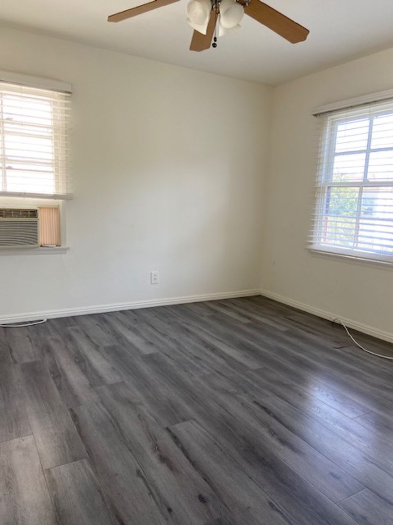 1119 Cardiff Avenue – photo 3