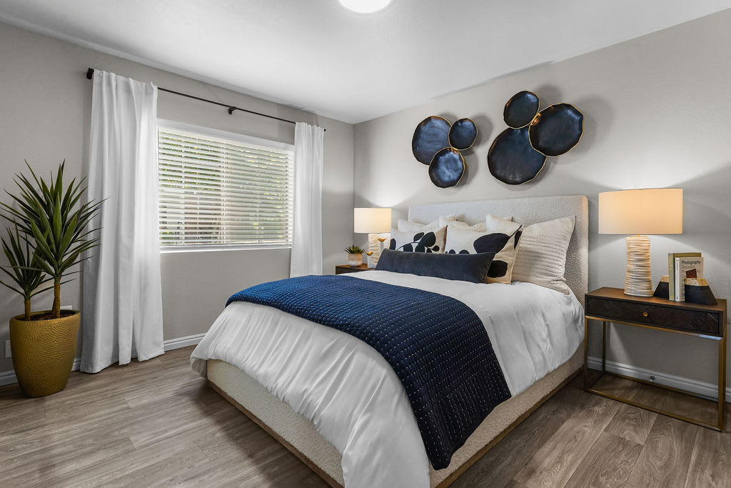 Remington Apartments – photo 2
