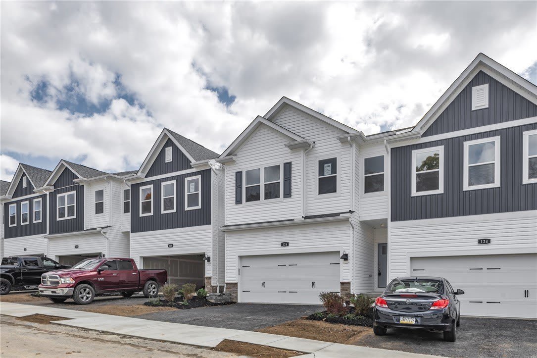 126 Scotland Ln – photo 2