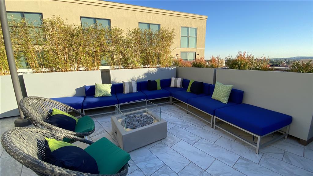 The Mansfield At Miracle Mile – photo 2