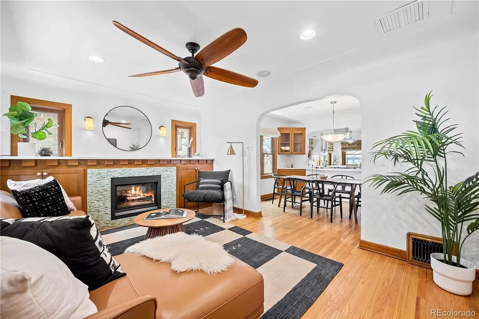 Beautifully Remodeled 3-bed / 2-bath Tudor in Prime Sunnyside Neighborhood! – photo 5