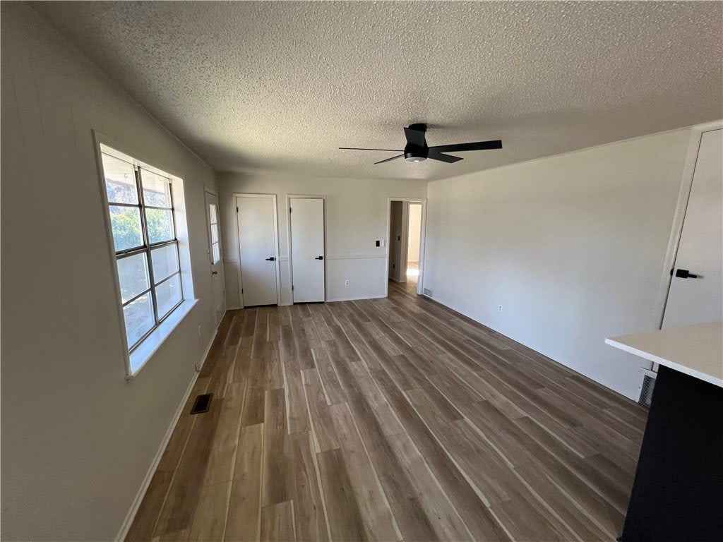 2 Lancaster Drive – photo 4