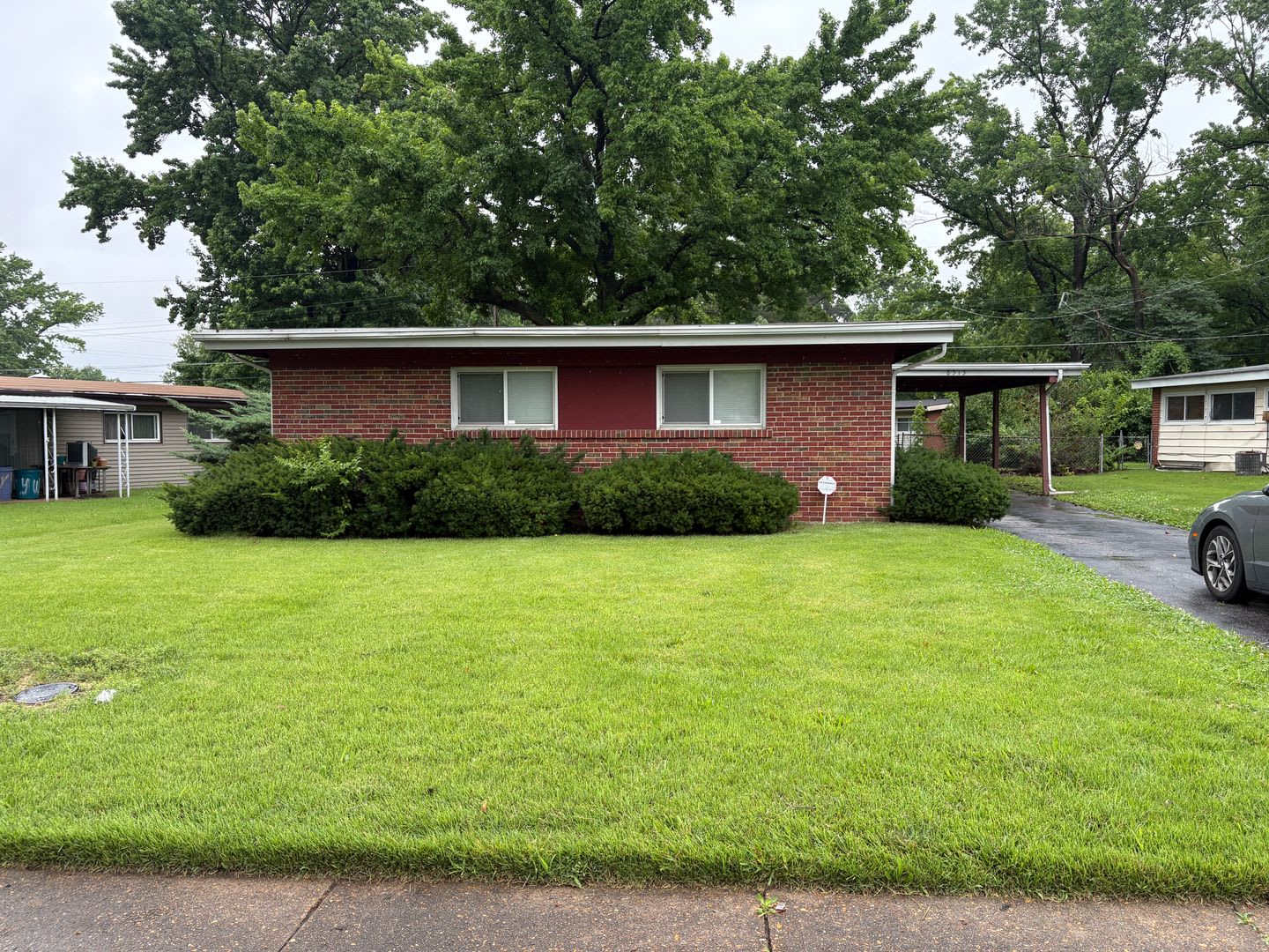 3 Bedroom/1.5 Bath Brick Ranch – photo 1