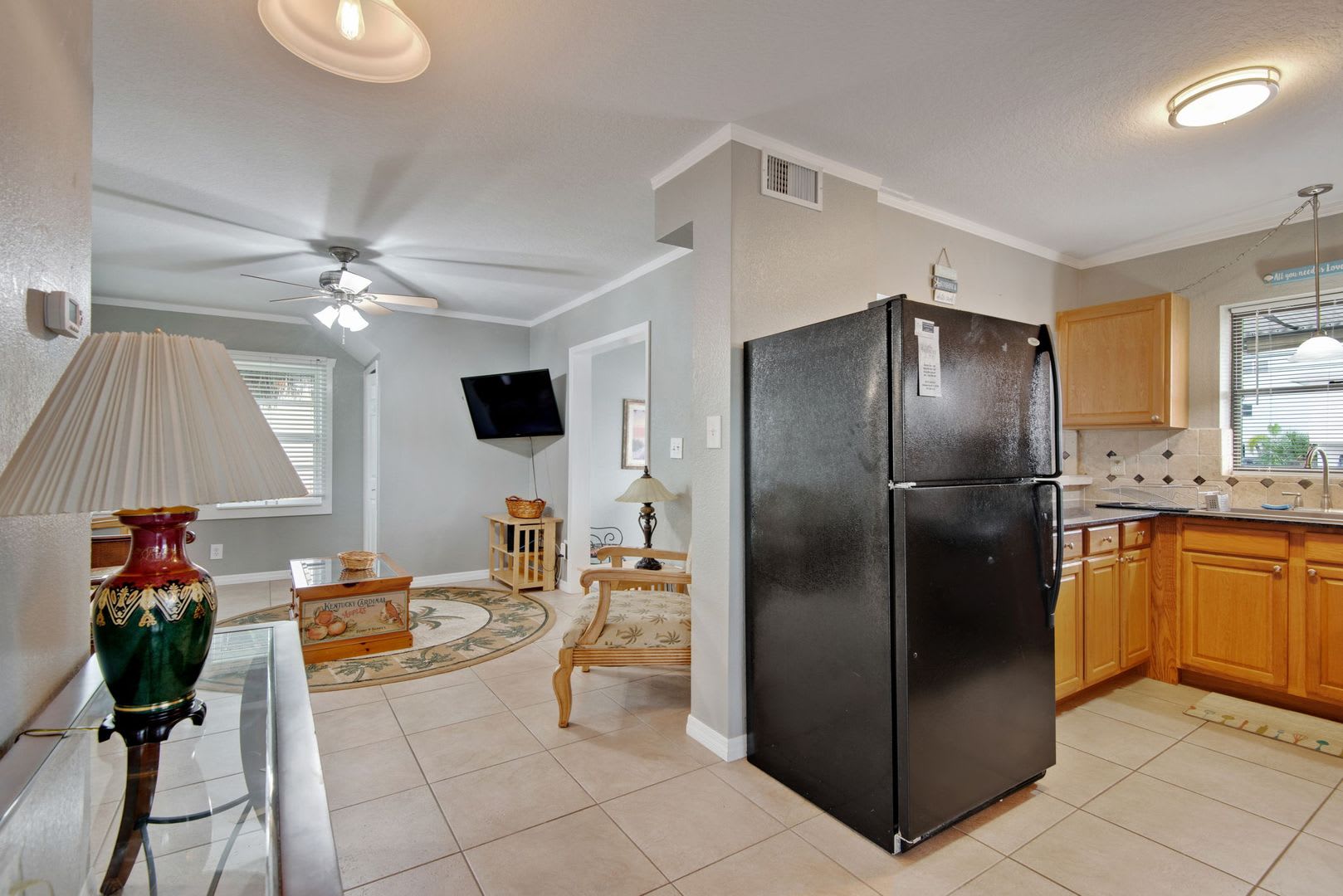 Fantastic 2Br 1Ba Unfurnished Annual Rental In Redington Shores – photo 5