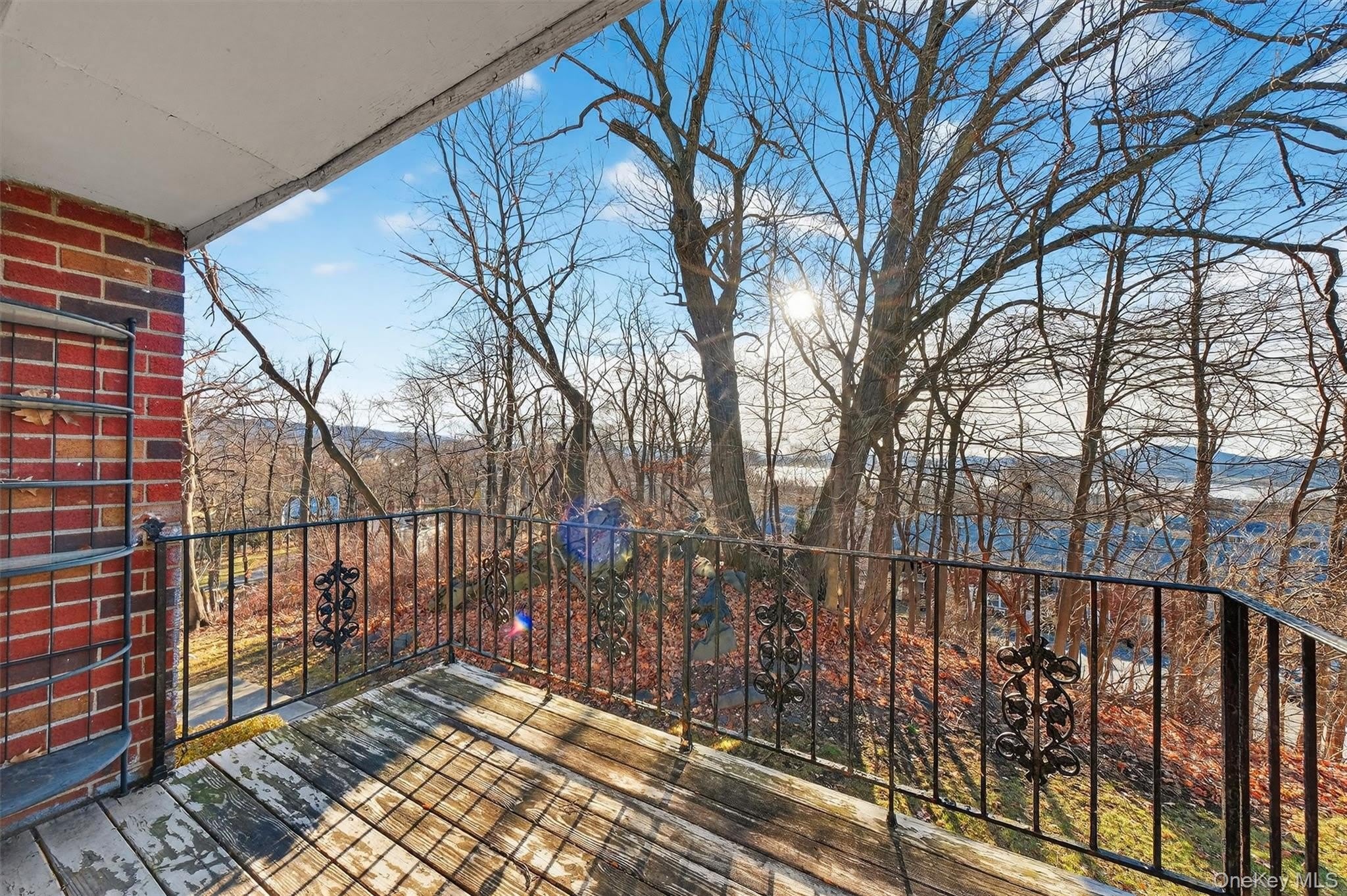 4 Colonial Road – photo 5
