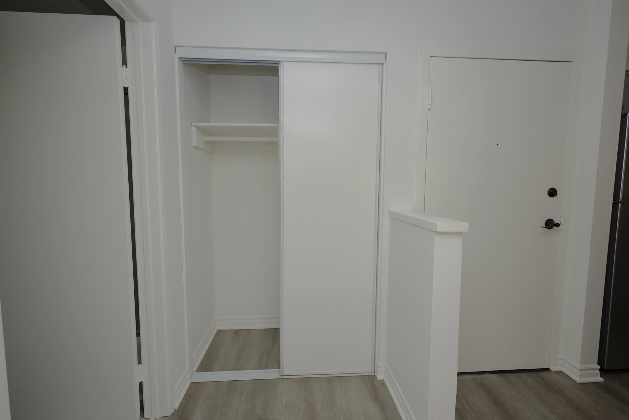 433 South Lake Street – photo 5