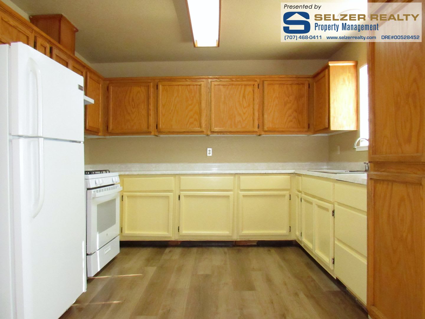 Cozy 3 bd. home on a conveniently located corner lot! – photo 5