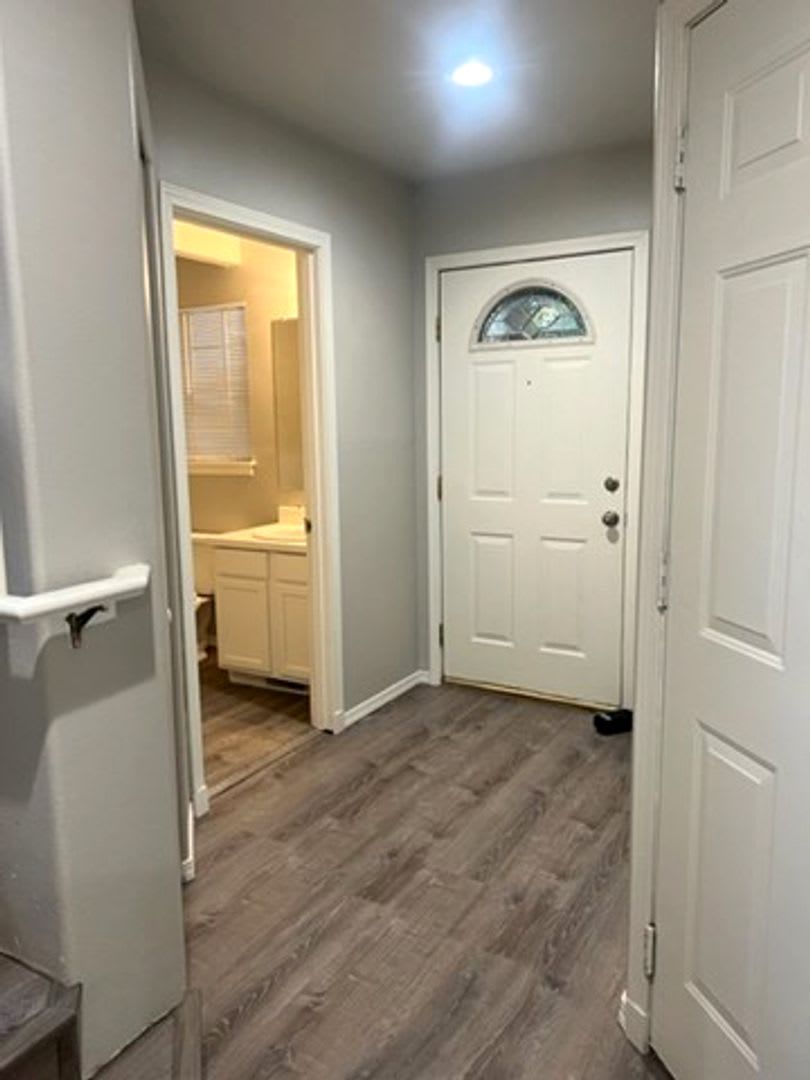 500 Off First Month S Rent Fully Renovated Renton Highlands 3 Bedroom 2 5 Bath 1234Asf Townhome – photo 2