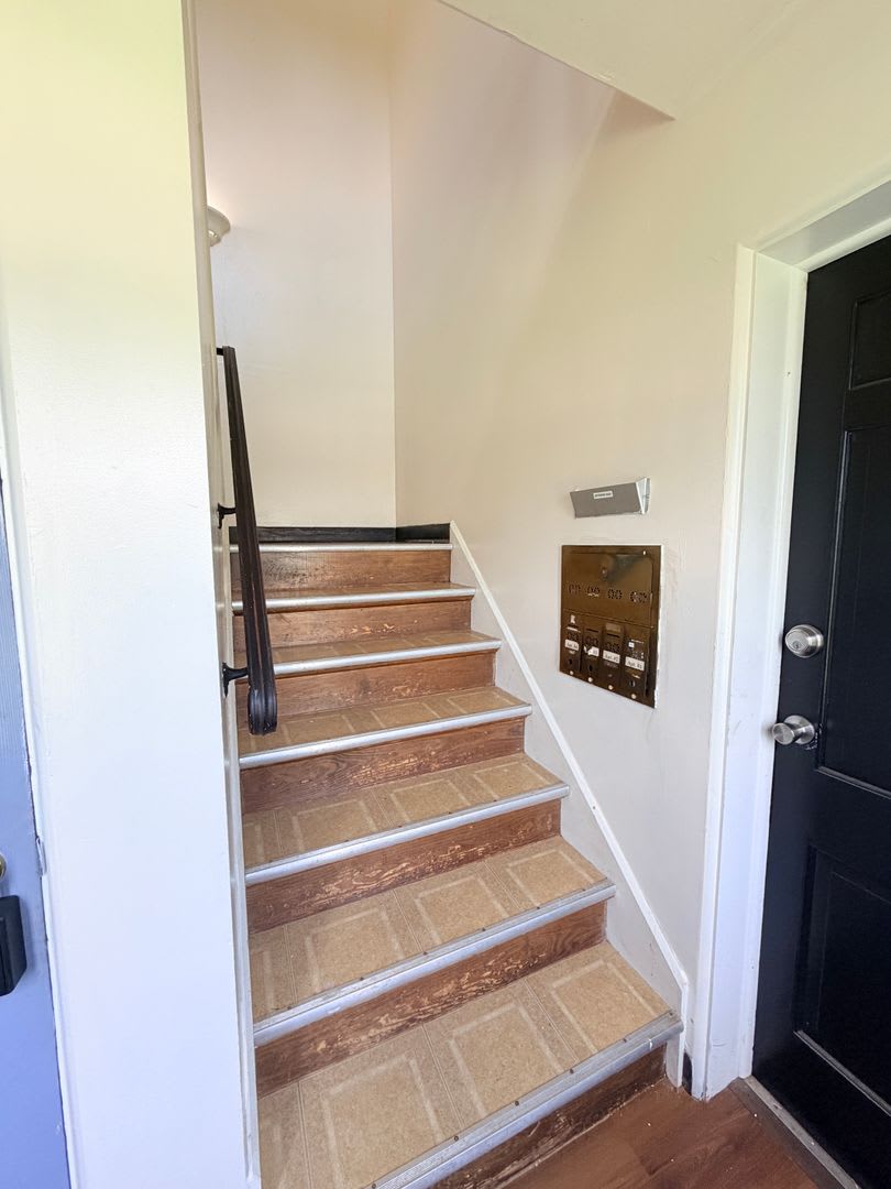 NOW SHOWING: 1 Bedroom/1 Bathroom Apartment located at 303 N Madison Ave. Unit 3 in Greenwood, IN. – photo 4