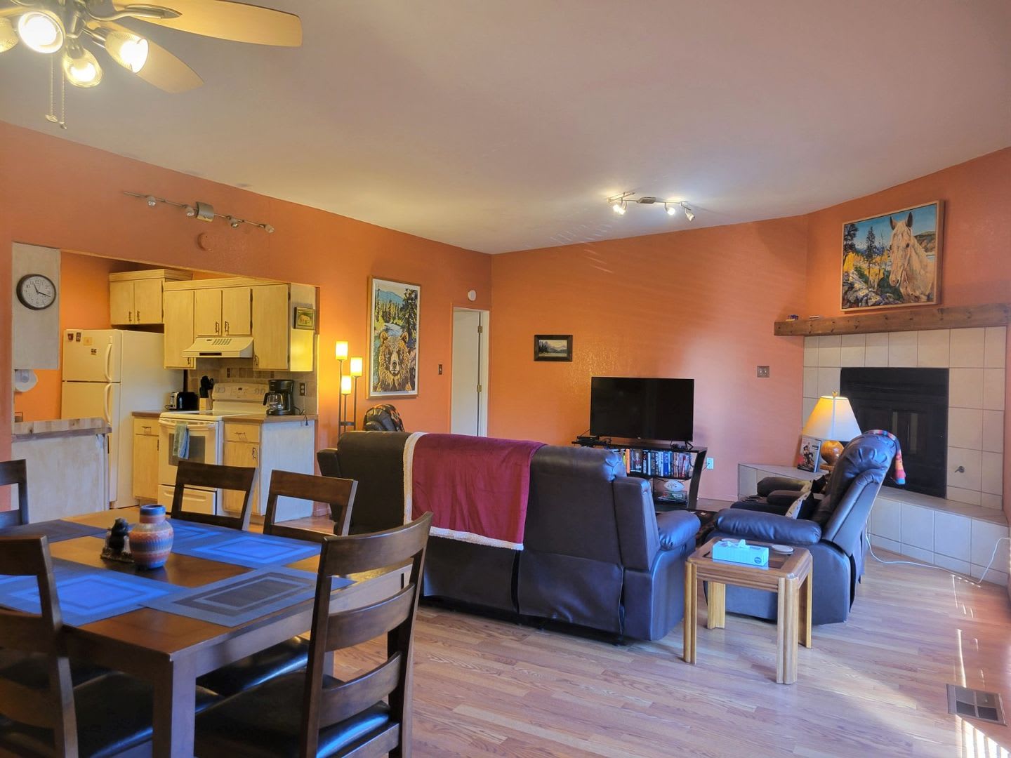 ALL BILLS PAID!! Flexible Lease Terms! Fully Furnished Condo in Alto – photo 2