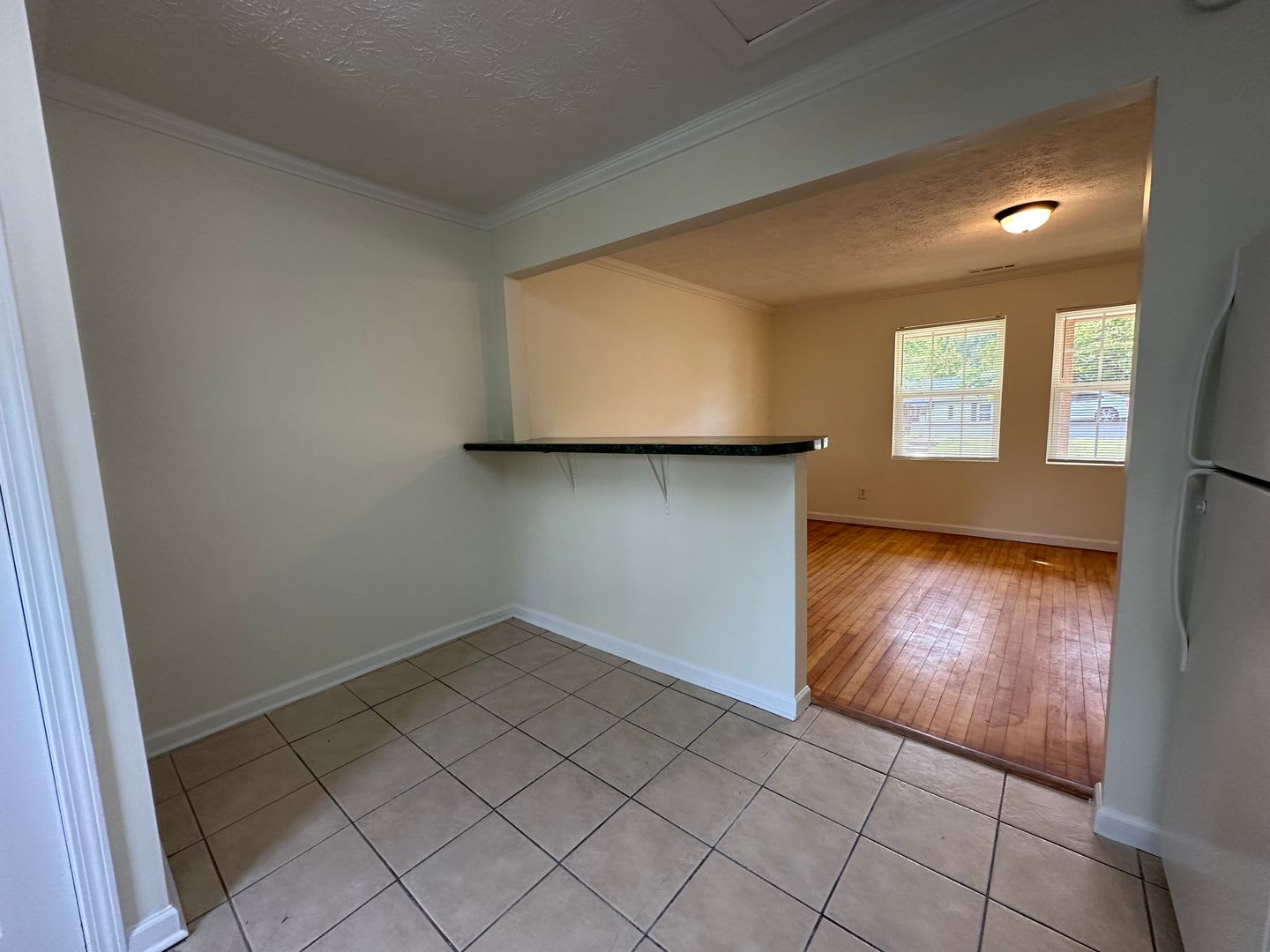 Stunning Original Hardwoods & Seamless Single-Level Living in Oak Ridge! – photo 3