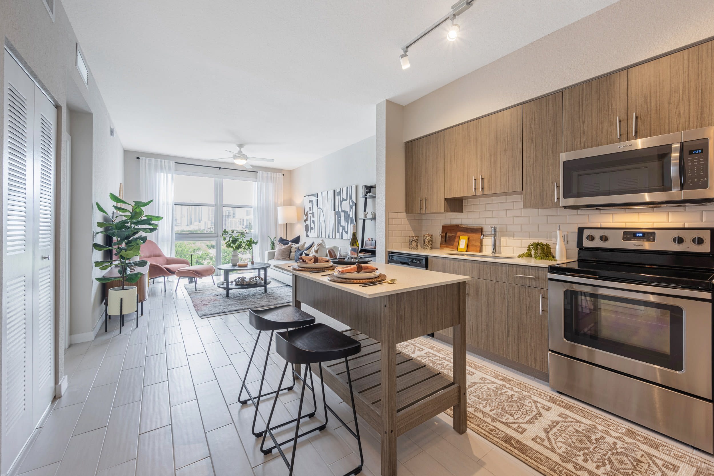 Riverhouse at 11th Apartments – photo 3