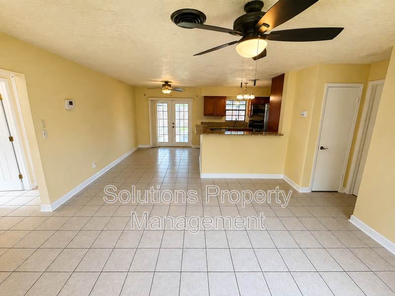 974 Golf St – photo 2