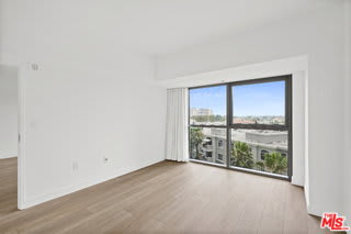 13700 Marina Pointe Drive – photo 3