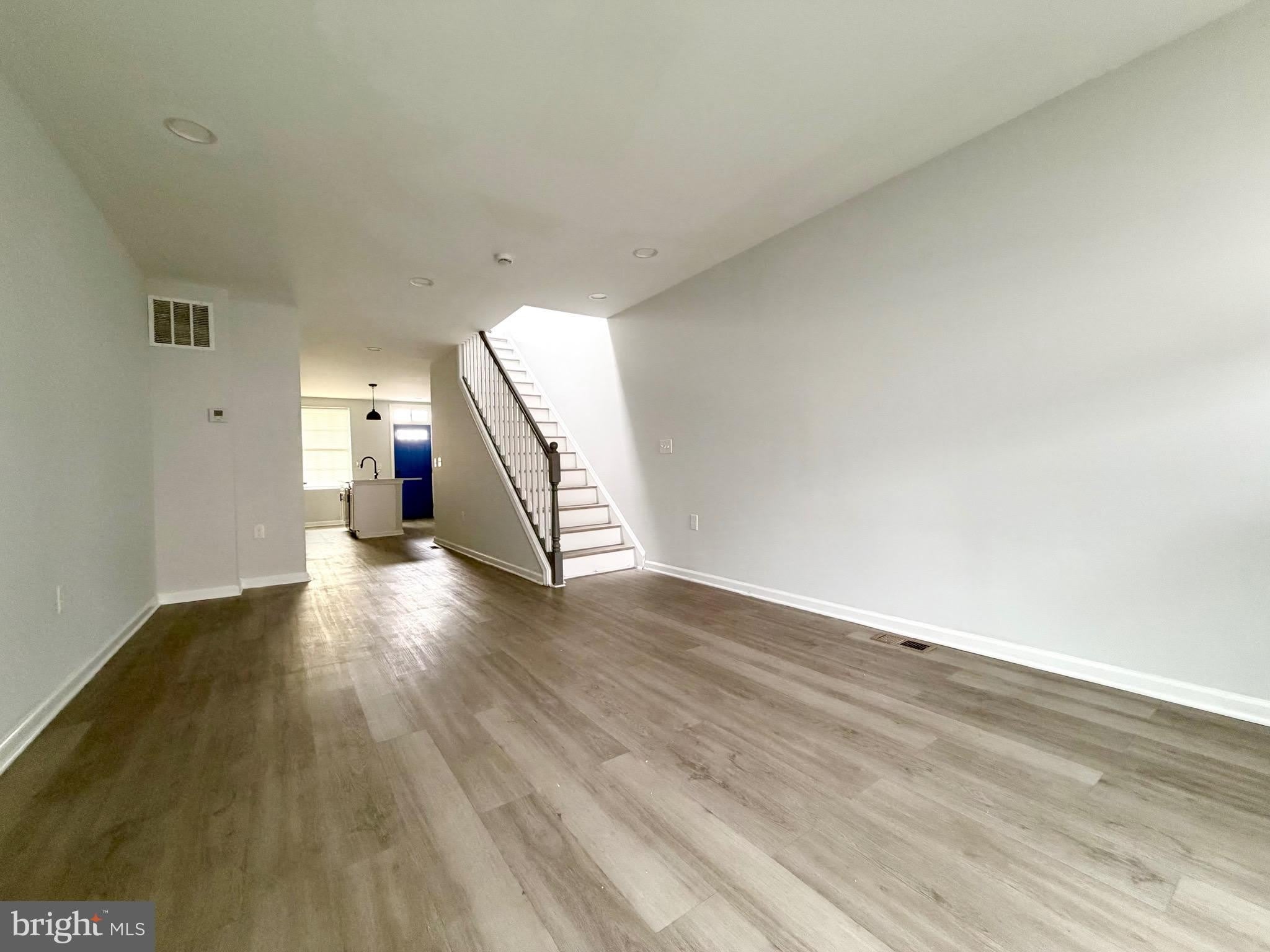 608 OLDHAM Street – photo 2