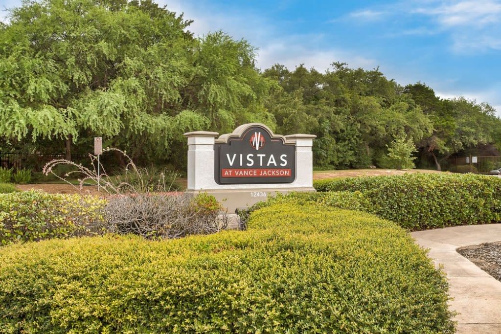 Vistas of Vance Jackson Apartments – photo 2