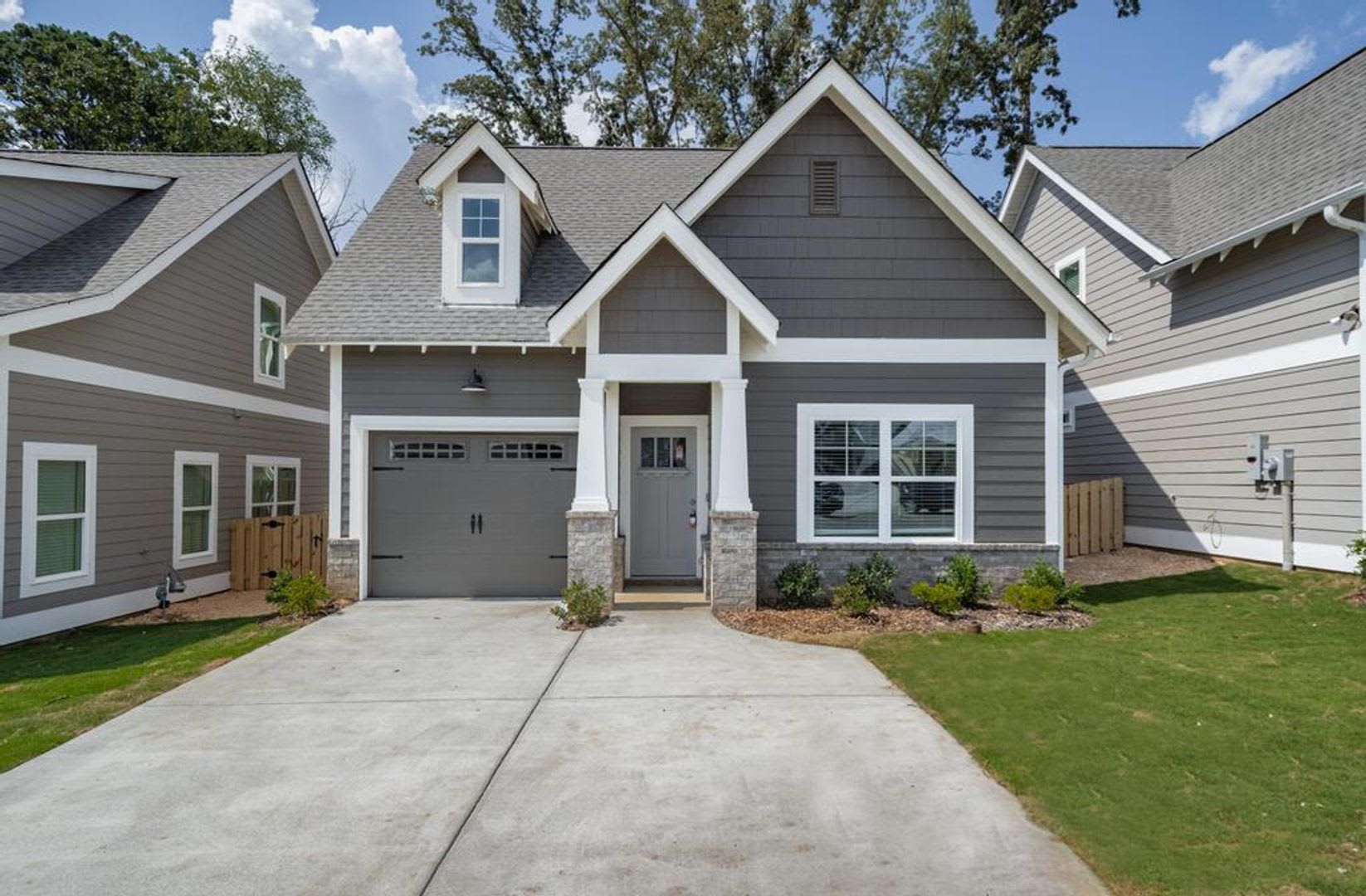 3 Bedroom Home with Bonus Office! – photo 1