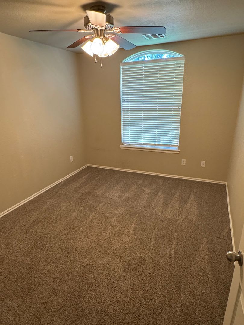 3 bedroom 2 bath home close to campus – photo 5