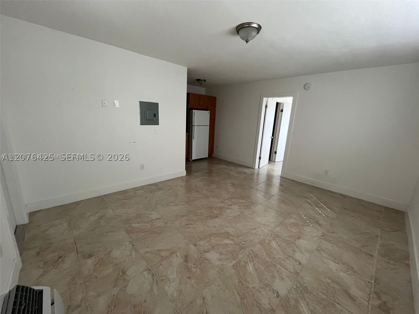 1085 SW 37th Ave – photo 4