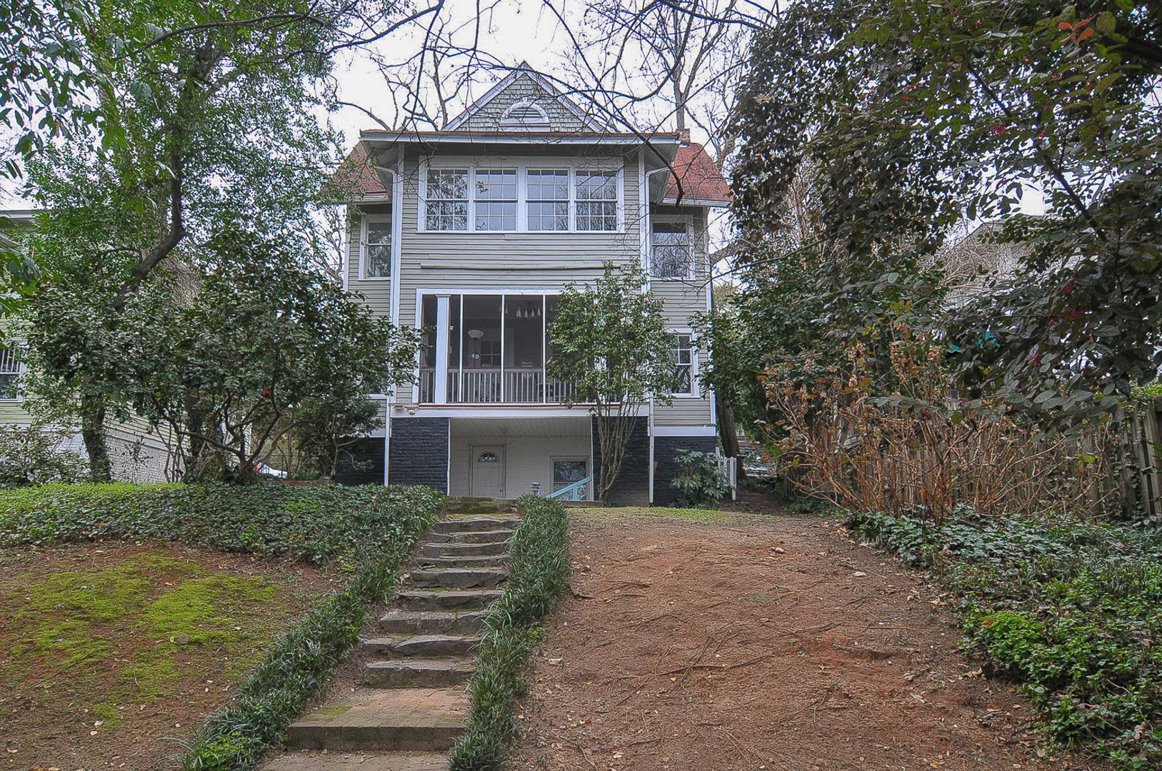 2-Bedroom Apartment Near USC & Overlooking Five Points – photo 1