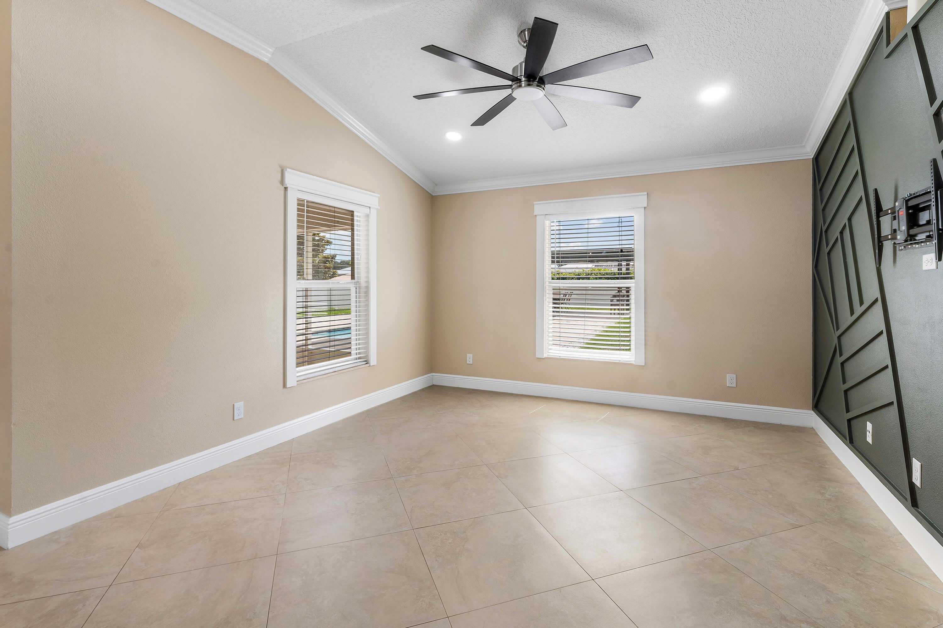 3349 SW HILL Street – photo 3