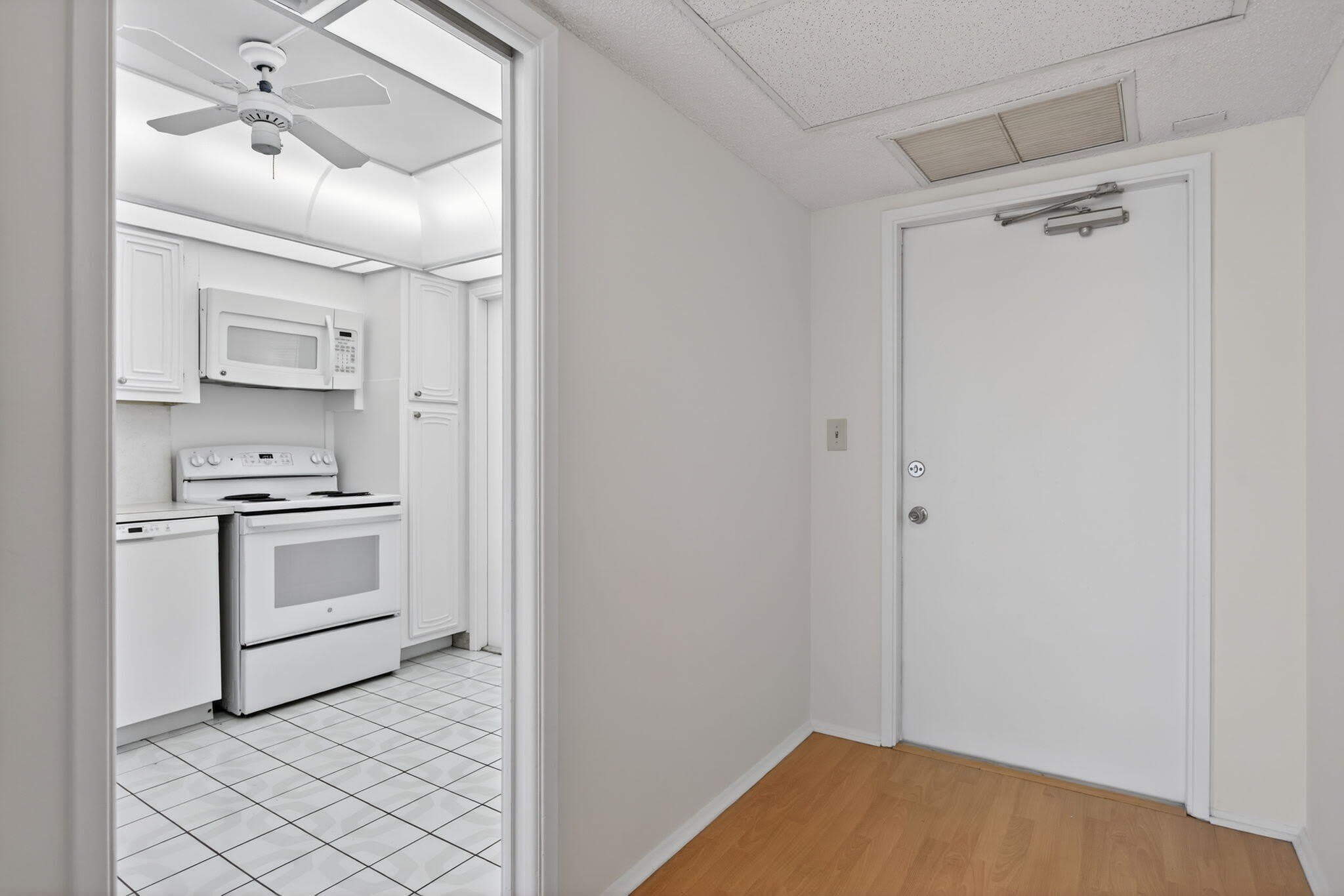 2651 S Palm Aire Drive – photo 2