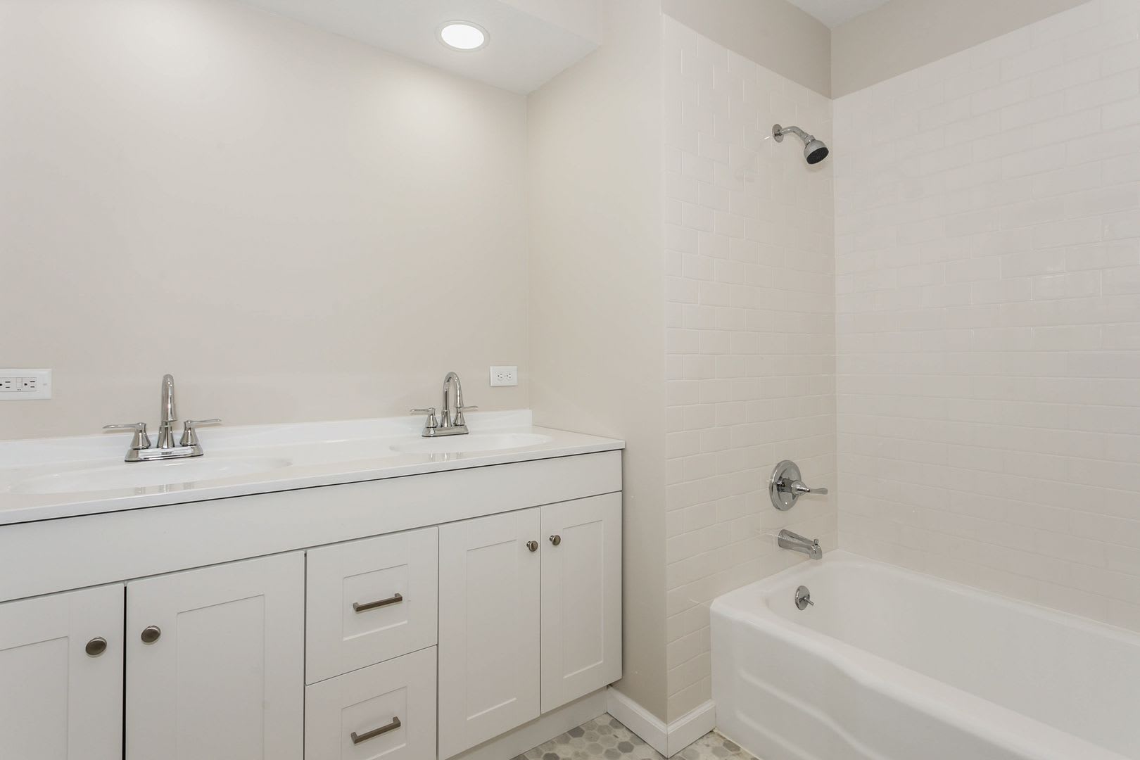 3 Bed Home in Woodlawn Village with Tons of Character and New Updates – photo 4