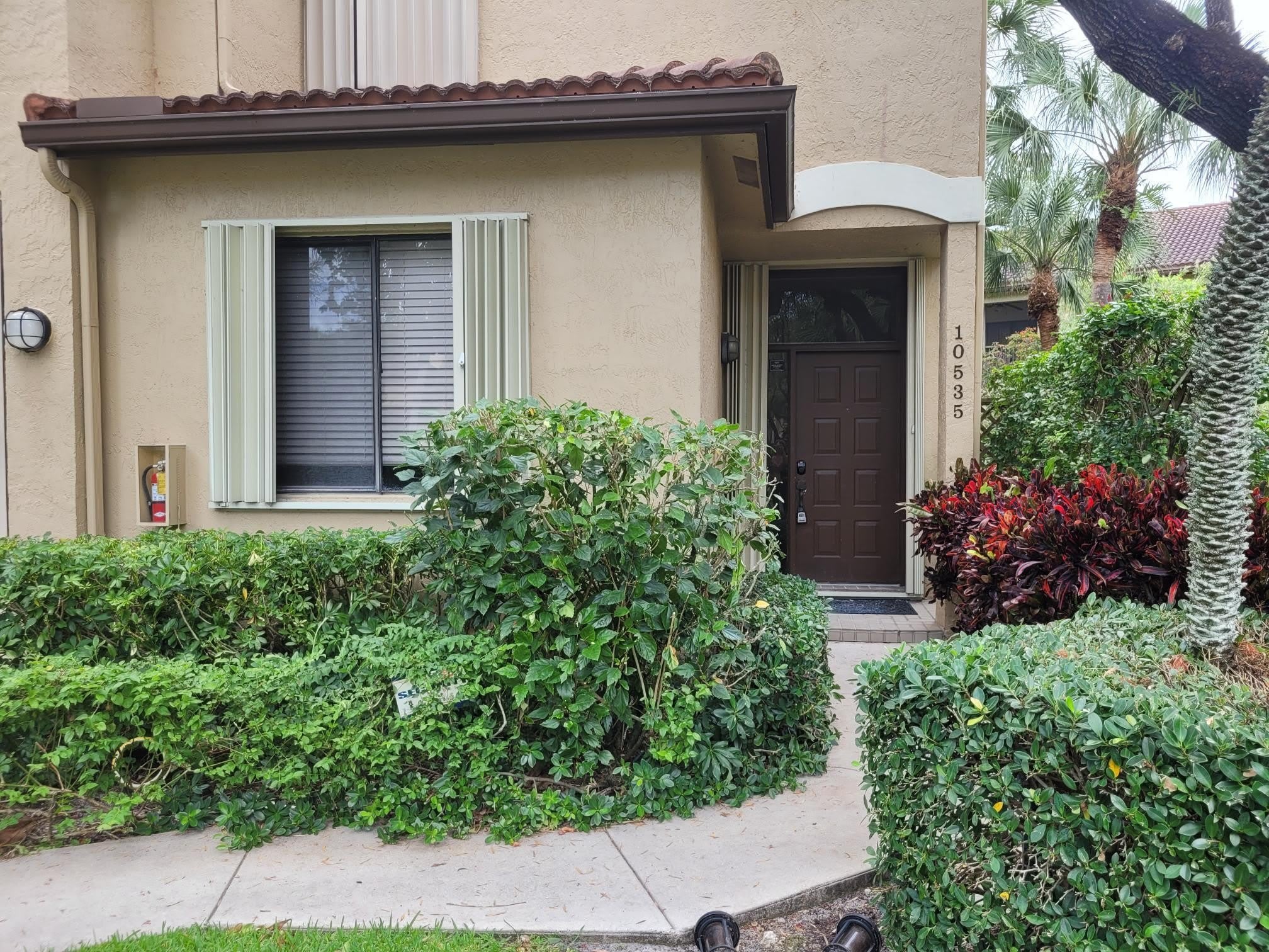 10535 Nw 10Th Street – photo 1