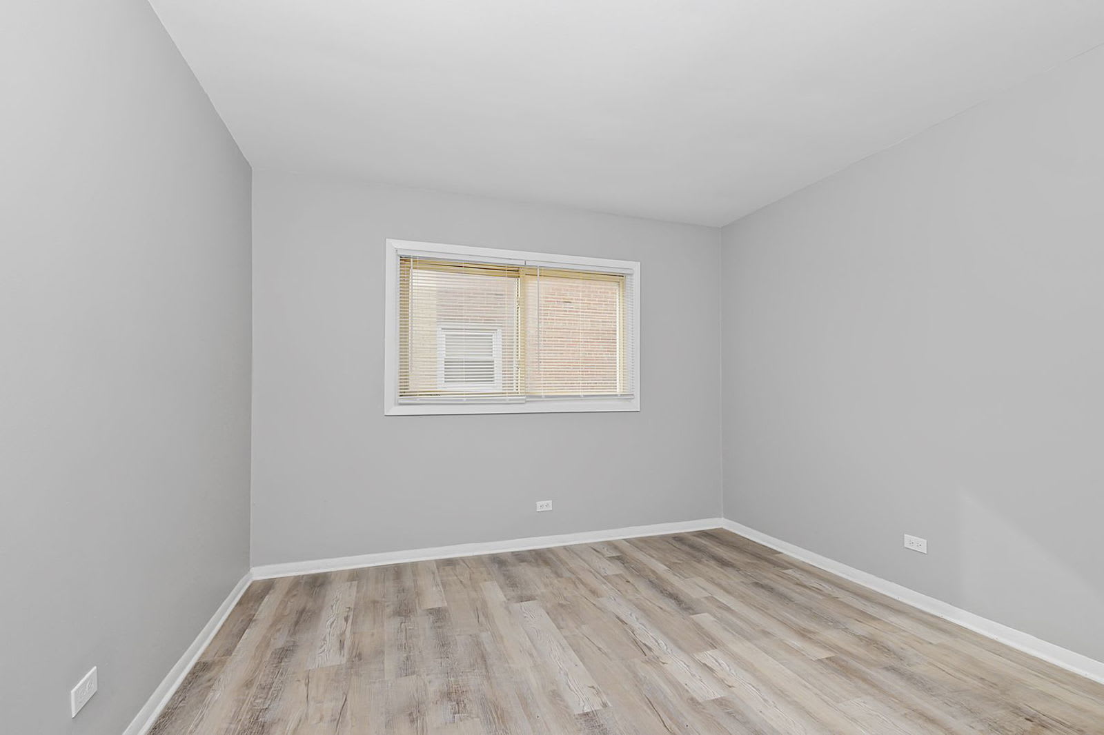 7812 South Troy Street – photo 4