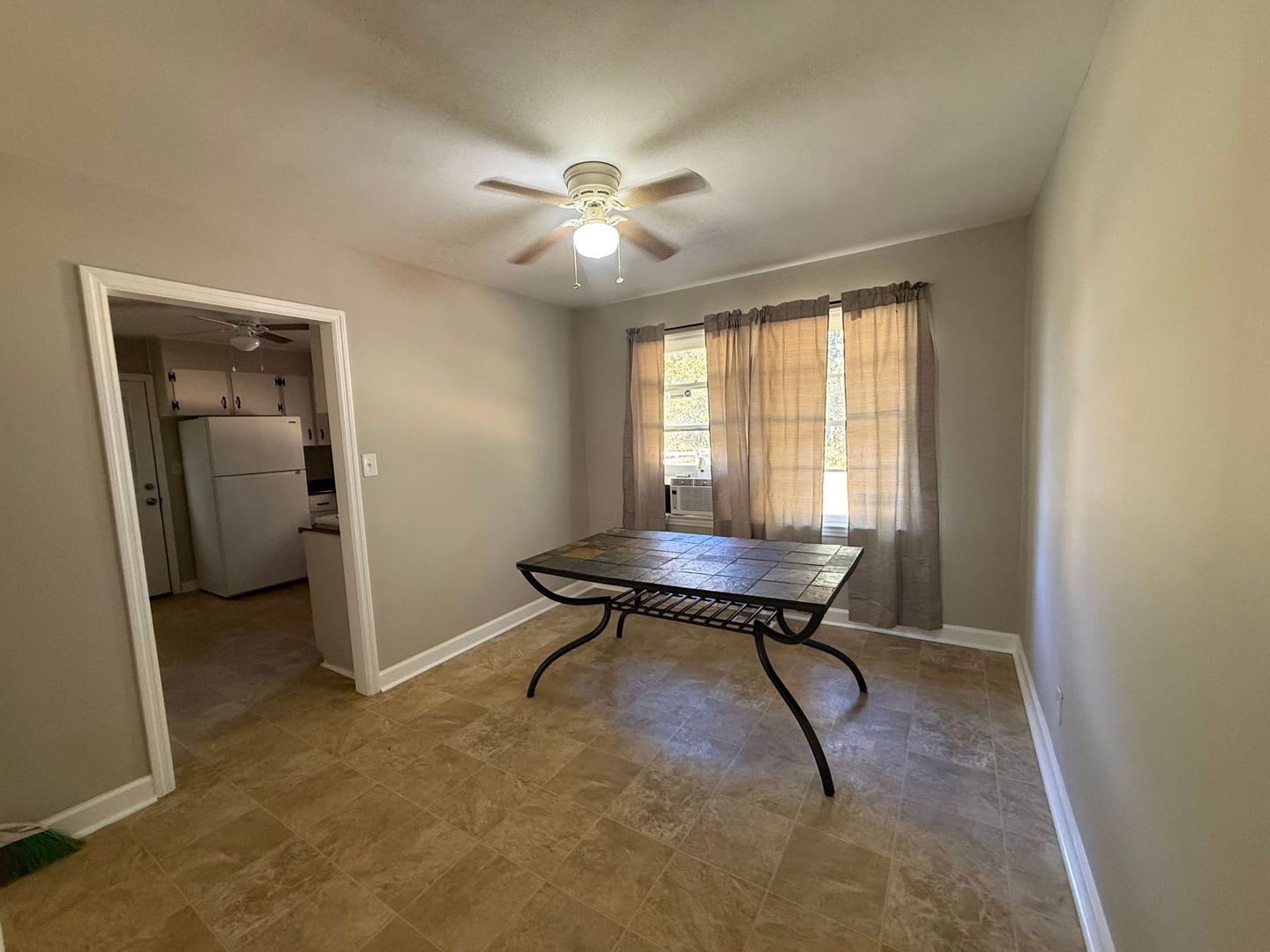 3 bedroom, 2 bath House – photo 4