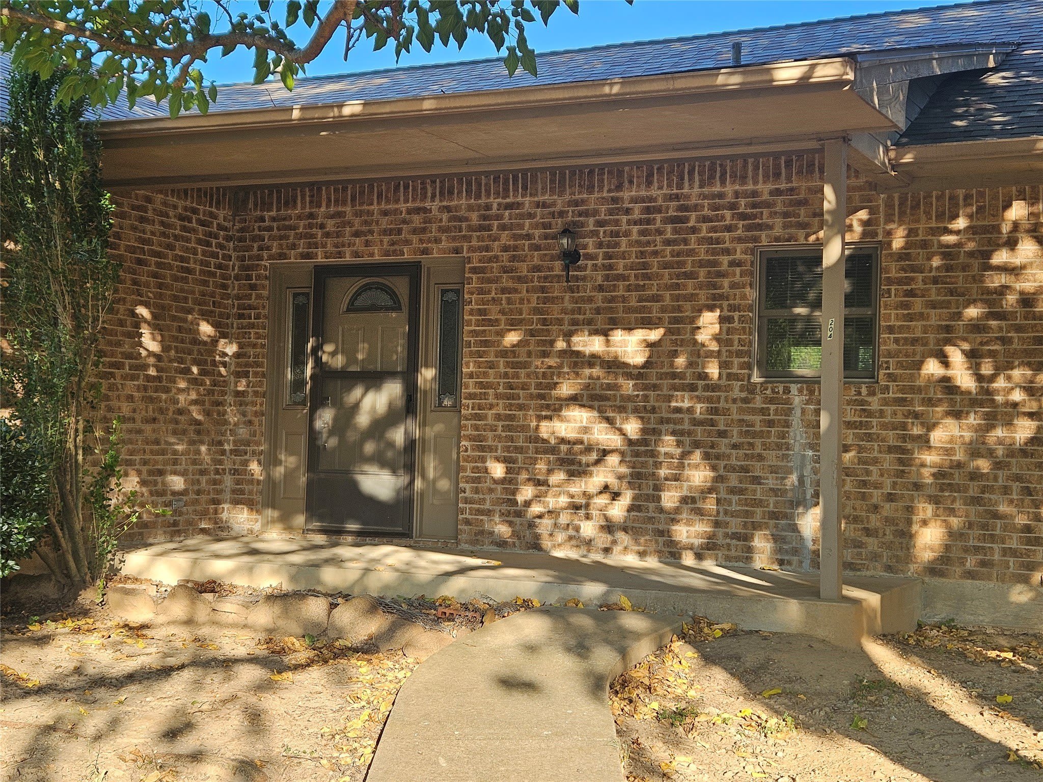 204 W Rentz Street – photo 1