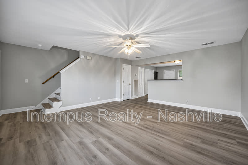 325 Shoshone Pl – photo 2