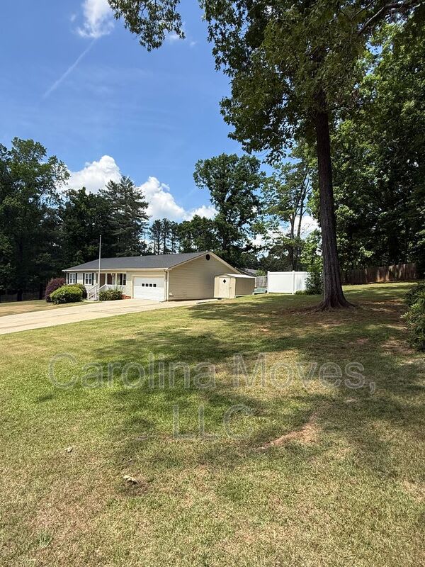 102 Wood Haven Ct. – photo 2
