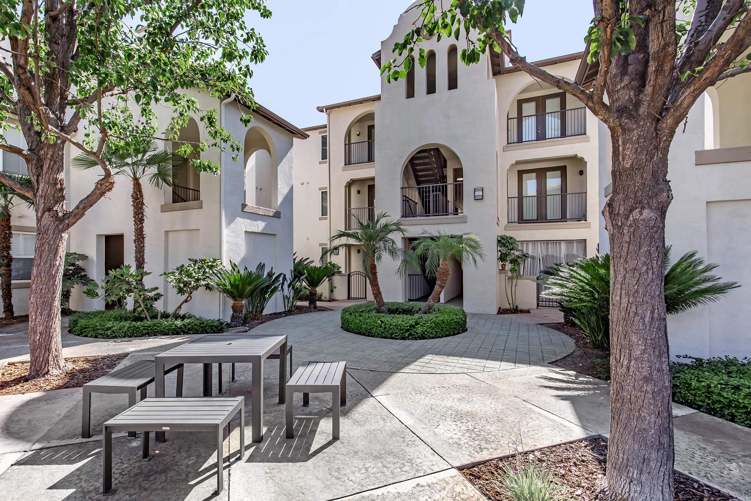 Vista Imperio Apartments – photo 5