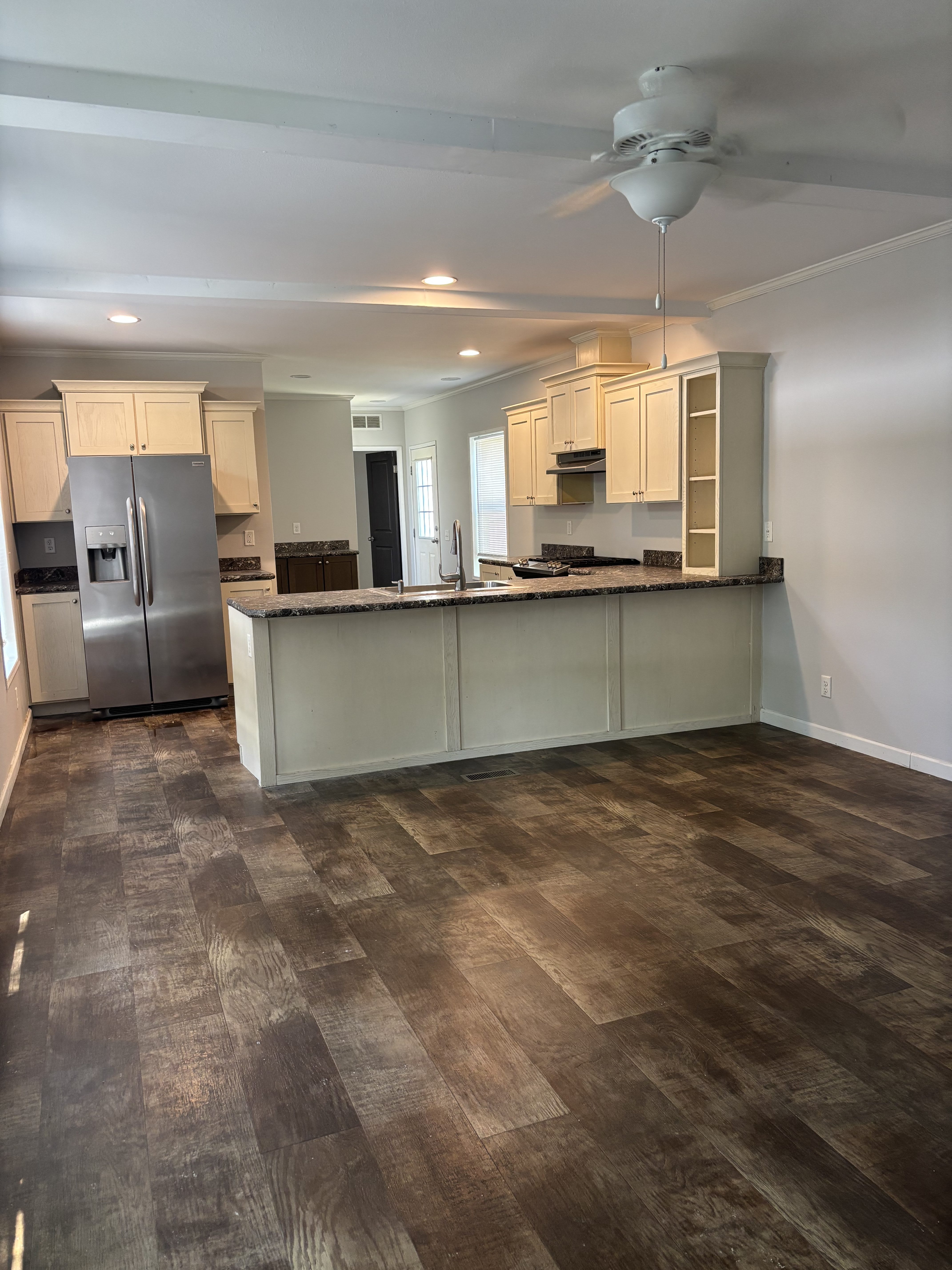 3951 South Mentor Avenue – photo 2