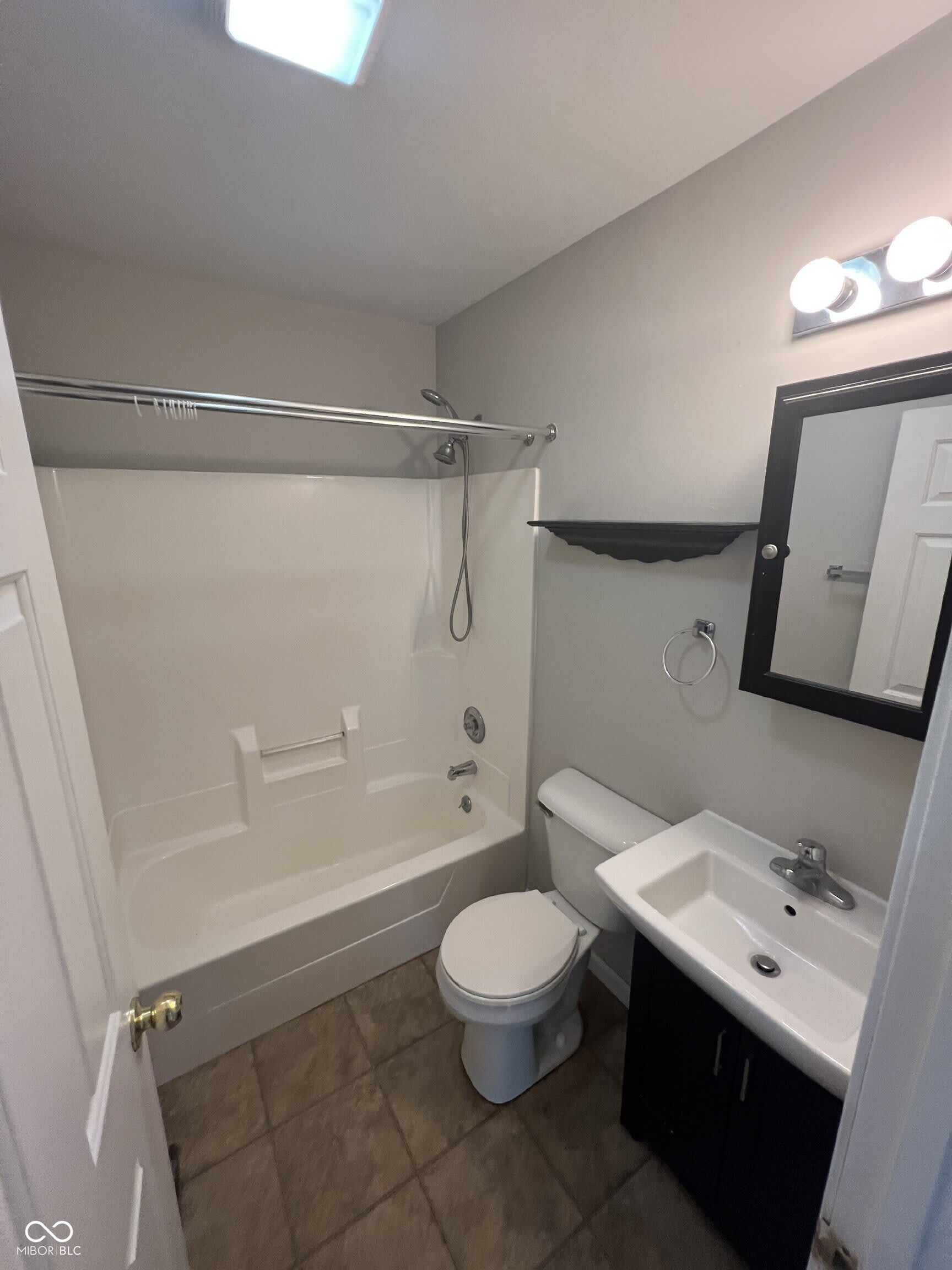 5819 Greenfield Avenue – photo 5