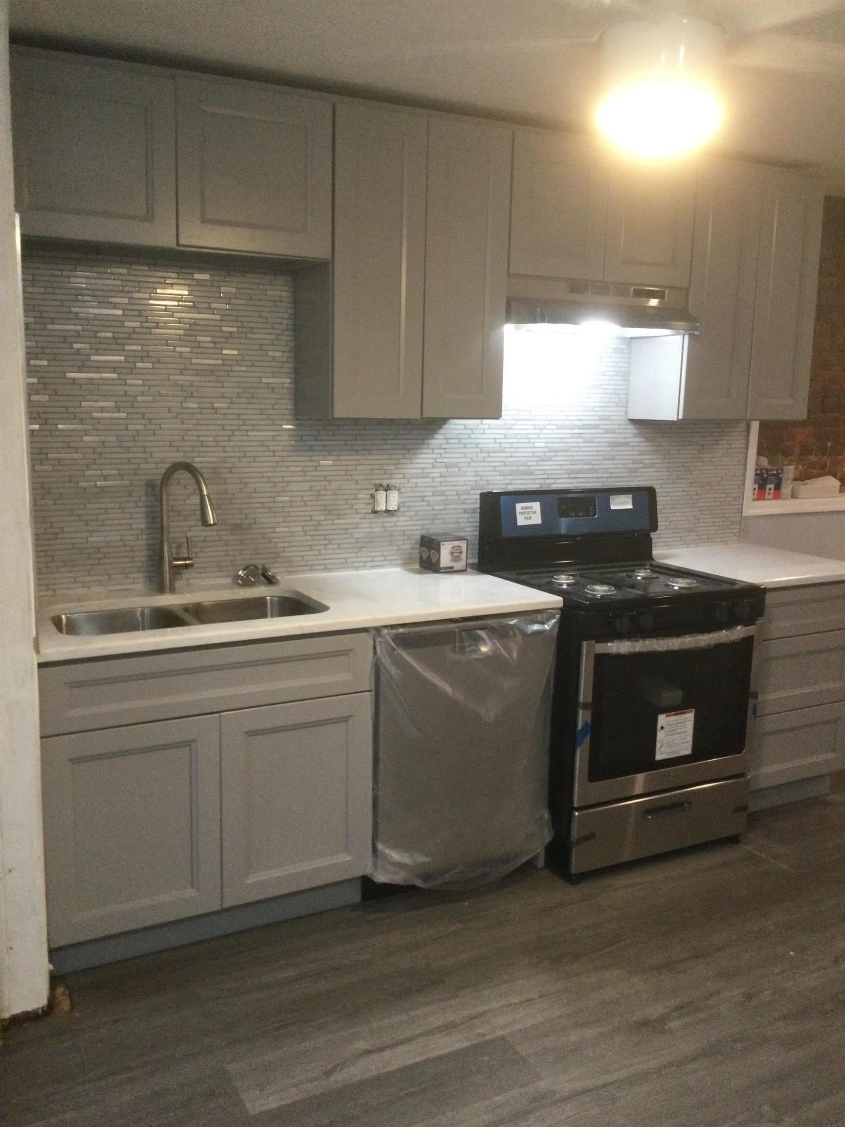 196 VAN HORNE ST – photo 4