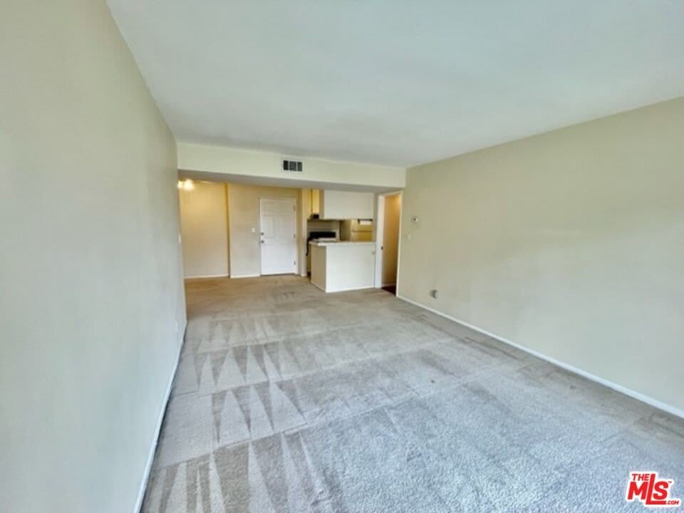 18307 Burbank Blvd – photo 5